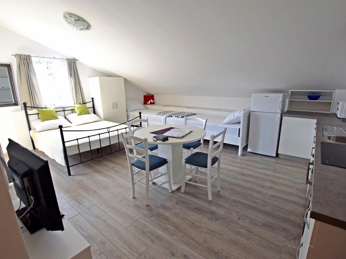 Apartman Branka Starigrad Paklenica Exteriör bild
